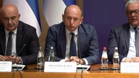 ZA VAZDA IM HVALA, I ĐE ČULI I ĐE NE ČULI Knežević iz Beograda o izglasavanju sramne rezolucije i jedinstvu srpskog naroda