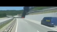 JEZIVA SCENA NA AUTO-PUTU NIŠ-PIROT Od vozila ostala samo školjka! (FOTO/VIDEO)