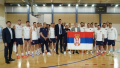 Ministar Gajić posetio Orlove i simbolično predao zastavu Srbije
