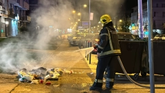 OSAM KONTEJNERA ZAPALJENO U NOVOM SADU Intervenisali vatrogasci, policija traži piromana