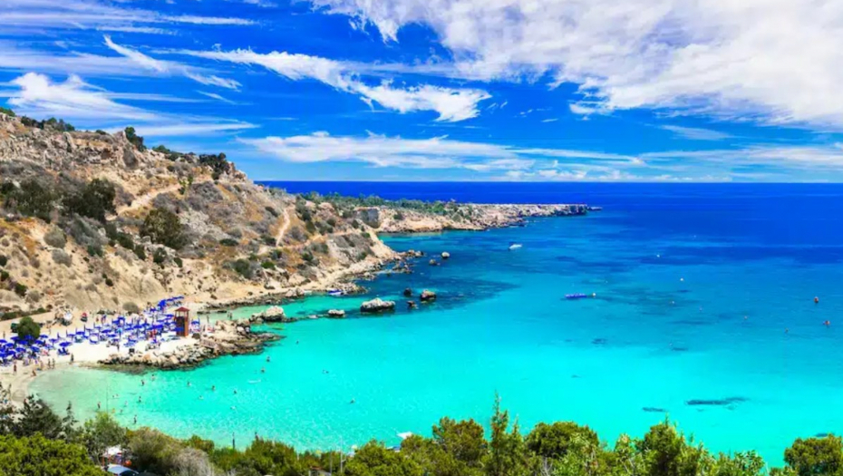 OVO JE OMILJENO LETOVALIŠTE SRBA Ako ovog leta posetite jednu destinaciju, neka to bude OVA! Kristalno čista voda, beli pesak i sunce: Dobro došli u raj!