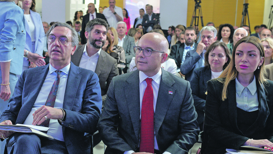 PREMIJER VUČEVIĆ NA SKUPŠTINI PKS  Bez jake privrede nema razvoja države!