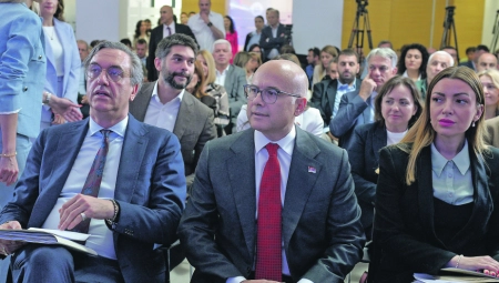 PREMIJER VUČEVIĆ NA SKUPŠTINI PKS  Bez jake privrede nema razvoja države!