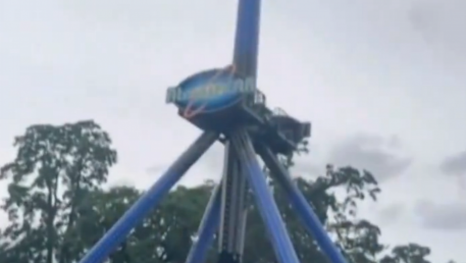 "BILO JE ZASTRAŠUJUĆE" Užas u zabavnom parku, ljudi visili NAGLAVAČKE (VIDEO)