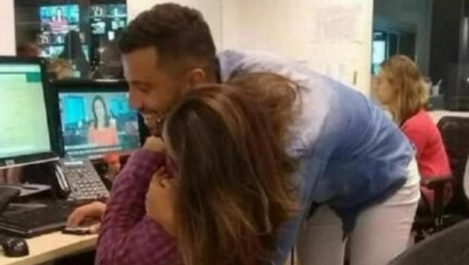 KAD POGLEDAJU DOLE, DOŽIVE FRAS Ova fotografija prisnog momka i devojke je izazvala haos na mrežama (FOTO)