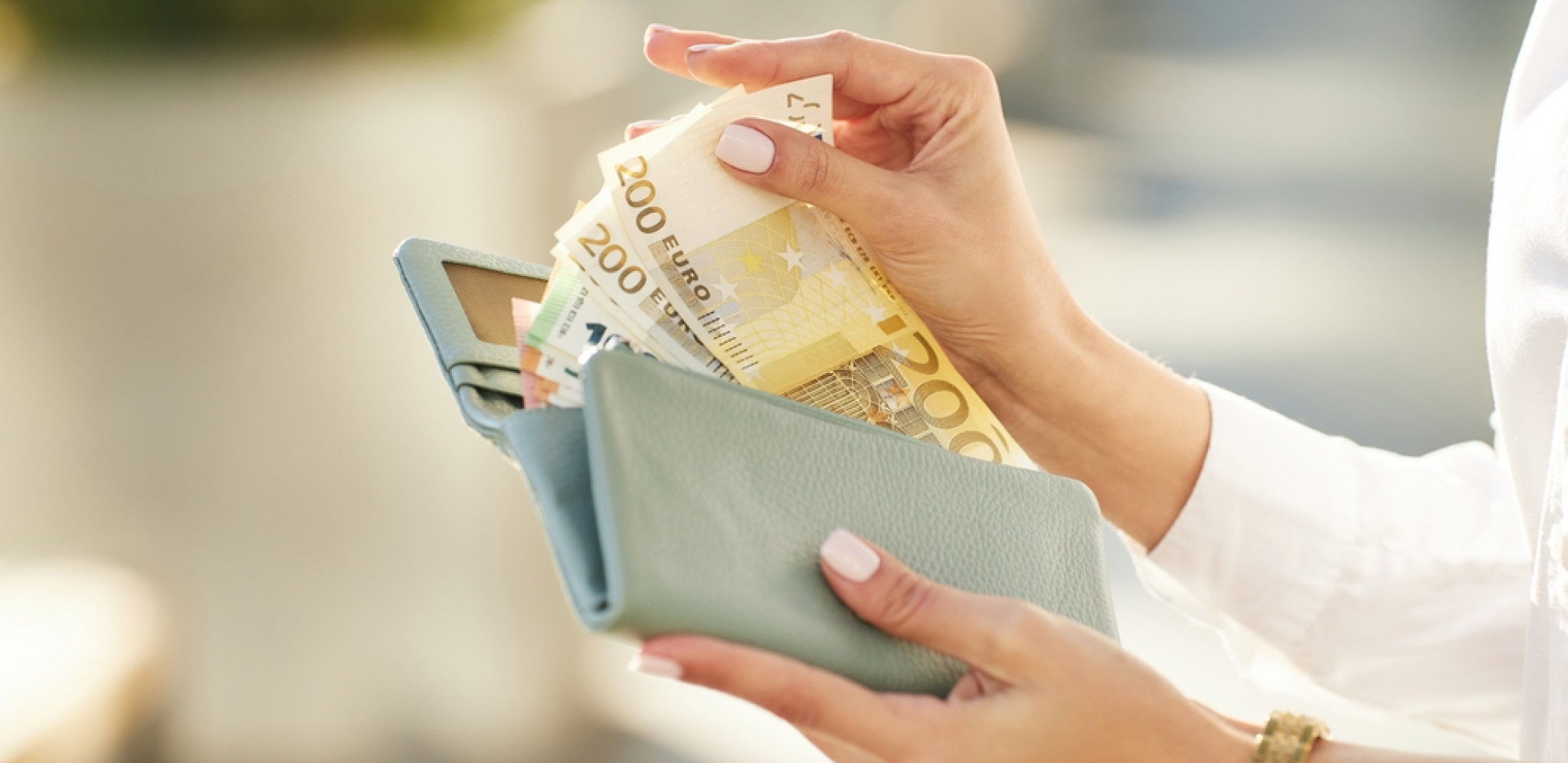 U SRBIJI ŽIVI OKO 30.000 MILIONERA! Najviše ih je u Beogradu i bave se ovim zanimanjima, a od njihove mesečne zarade vrti se u glavi!