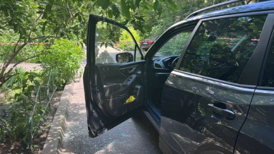 UKRAJINSKA POLICIJA NA NOGAMA Usred dana prišao kolima i ubio ga, žena sve gledala (FOTO)