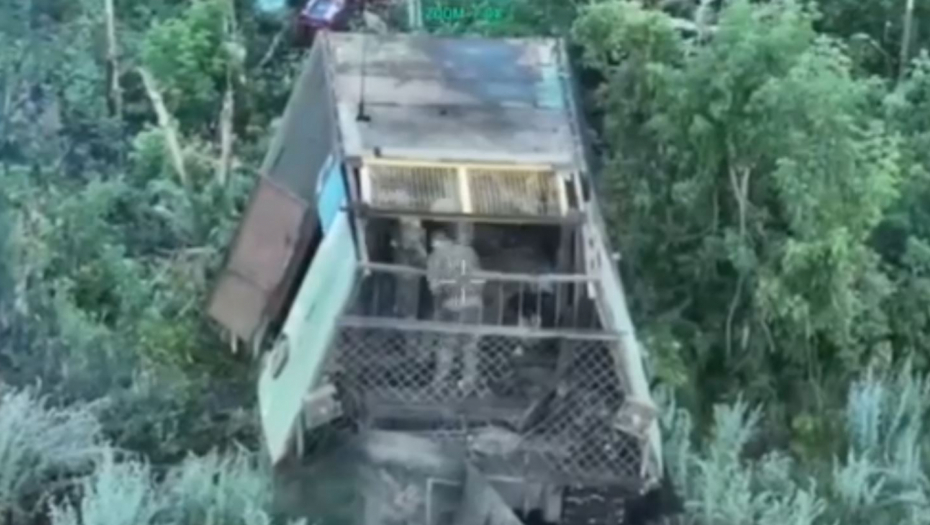 ČELIČNA ZVER PALA U DONJECKU Ukrajinska vojska zarobila ruski tenk kornjaču (VIDEO)