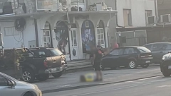 POLICIJA ISPITUJE SNIMAK IZ ČAČKA Pokrenuta istraga zbog novodnog nasilja na ulici