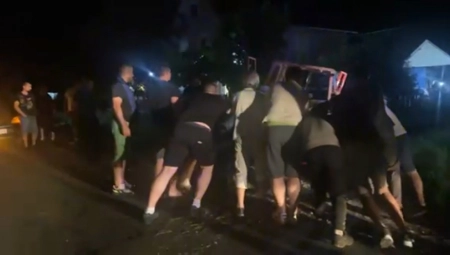 JUTRO POSLE STRAŠNE NESREĆE NA IBARSKOJ: Lekari se bore za živote troje od petoro povređenih u udesu kod Mrčajevaca