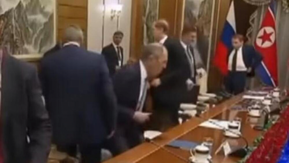 LAVROV I OSTALI PUTINOVI MINISTRI IZBAČENI IZ SALE Procurio snimak skandala u Severnoj Koreji (VIDEO)