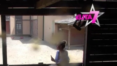 OŽENJENI UČESNIK ELITE SE OSAMIO SA CIMERKOM Pobegli od ostalih učesnika, pa radili ovo, kamere sve zabeležile!