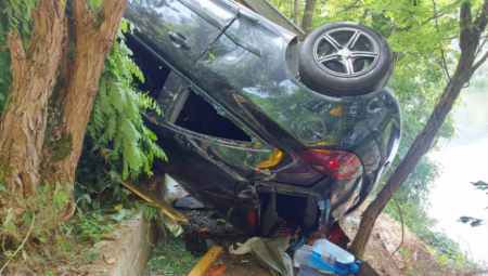 BEOGRAĐANKA VOZILA U KONTRASMERU I OBORILA DVOJICU MOTOCIKLISTA Udes izazvao polemiku da su ŽENE UŽASNI vozači