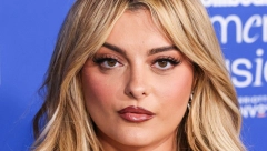 MOŽDA SAM DEBELA, ALI JE I MOJ NOVČANIK Slavna pevačica pokazala obline na plaži, jedva smo je prepoznali!