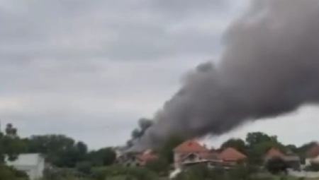 ZASTRAŠUJUĆA SCENA U BOLJEVCIMA Crni dim se diže u nebo, gori poznata radnja (VIDEO)