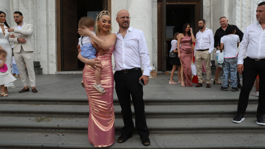 MAJIN MUŽ ČASTI TRUBAČE Berovićeva krstila sina, haos ispred Hrama Svetog Save