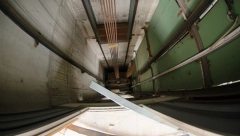 HOROR U GORNJEM MILANOVCU! Radnica prodavnice poginula kad je priklještio lift na poslu!