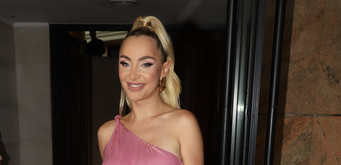 MAJA BEROVIĆ "POPILA" KAZNU PRED SAM POČETAK KONCERTA! Obratila se ženi policajca koji ju je zaustavio, ovaj potez niko nije očekivao!