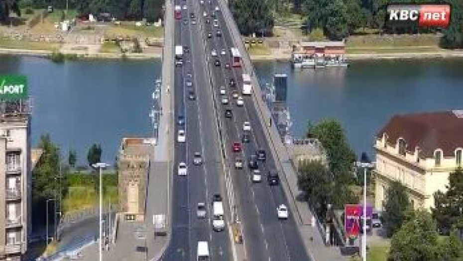 KAO DA NIJE RADNI DAN, BEZ ZASTOJA U BEOGRADU! Nešto gušći saobraćaj na Gazeli, bez zadržavanja! (FOTO)