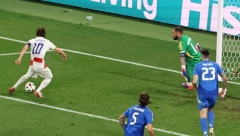 MNOGO SU BESNI Hrvati lude zbog sudije, pominju Srbiju i čuvenu ludnicu sa Ronaldom u Beogradu