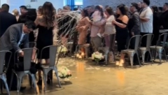 DRAMA NA VENČANJU Mlada koračala ka oltaru, a onda je nastao haos...gosti skočili na nju! (VIDEO)