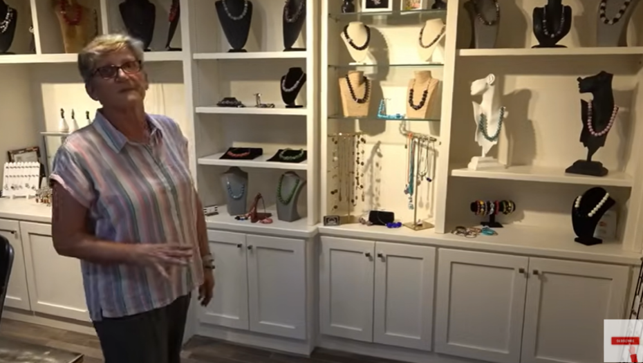 KAD JE OTIŠLA NIJE ZNALA ENGLESKI, A ONDA JE ZAVRŠILA DVA FAKULTETA Srpkinja otišla u Ameriku da bude računovođa, a postala umetnica za kojom su svi POLUDELI (VIDEO)