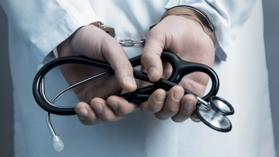 DOKTOR TRAŽIO MITO DA PORODI ŽENU Lekar uhapšen u UKC Kragujevac