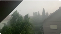 PODIGNUTA POLICIJA NA NOGE  Nevreme napravilo pometnju, te je naloženo opštinskim štabovima da preduzmu sve mere
