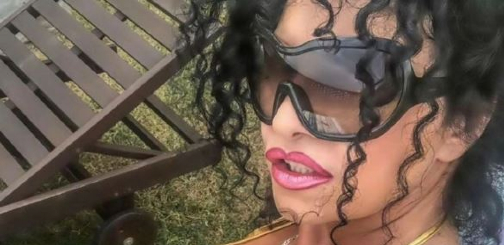 LIDIJA VUKIĆEVIĆ (62) SE SNIMA IZ SVIH UGLOVA Pokazala zanosne obline, vreli kadrovi izludeli muški rod
