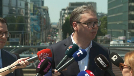 VUČIĆ DIREKTNO ODGOVORIO ALBANSKOM NOVINARU "Nezavisnost Kosova? Ja priznajem Povelju UN i Rezoluciju 1244"
