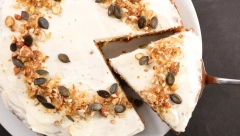 SLADOLED TORTA Očaravajuća poslastica koja se ne odbija, lagana i kremasta, svaki trud se isplati