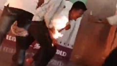 DEČAK ZADOBIO JEZIVE OPEKOTINE Vrištao od bola, vatra zahvatila i pozornicu! (VIDEO)