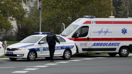 TINEJDŽERA UDARIO AUTOMOBIL KOD STUDENTSKOG GRADA Hitno prevezen u Tiršovu