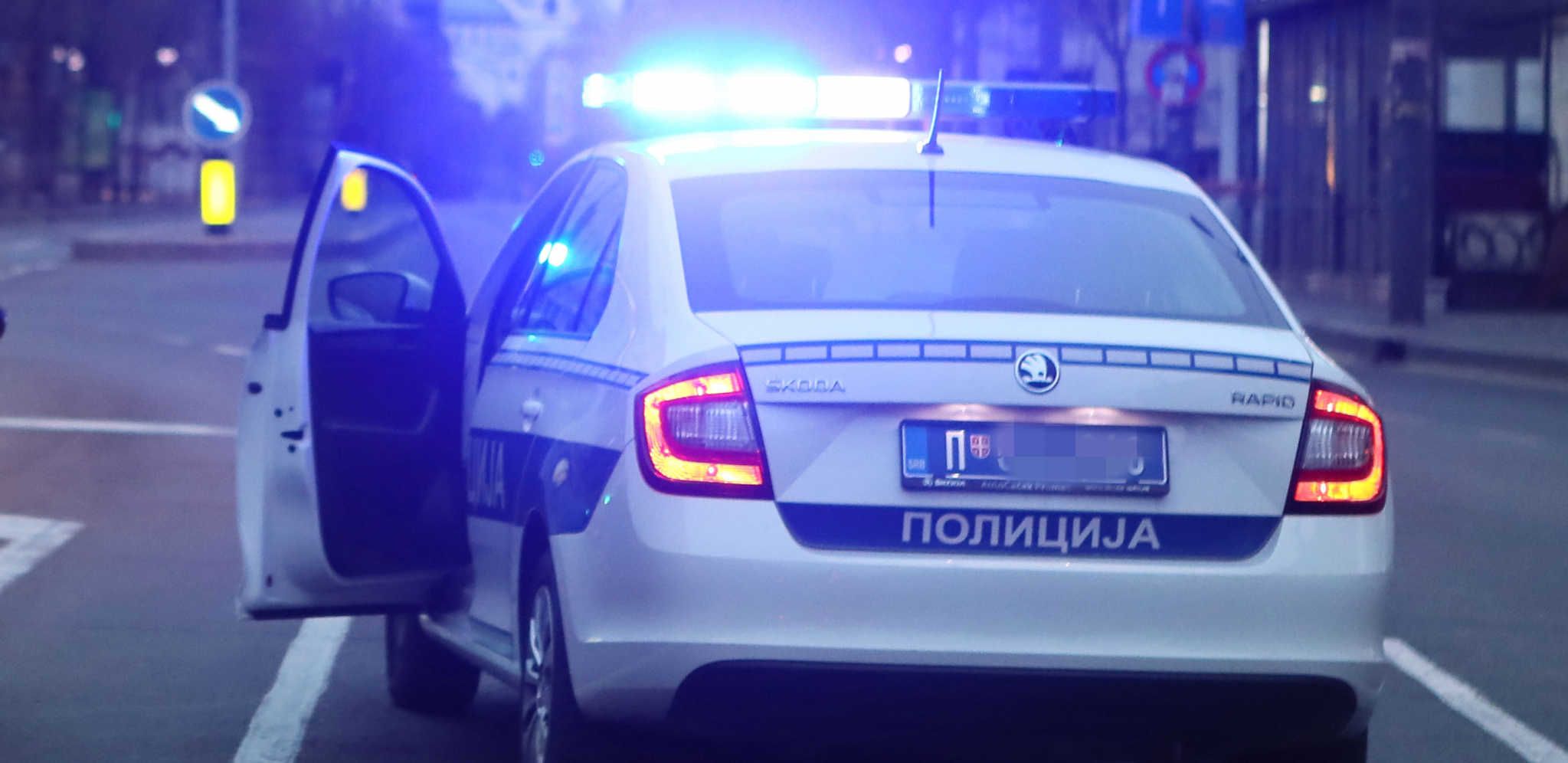 HAOS KOD PANČEVAČKOG MOSTA Kamion udario u kombi, a on pokosio pešaka (VIDEO)