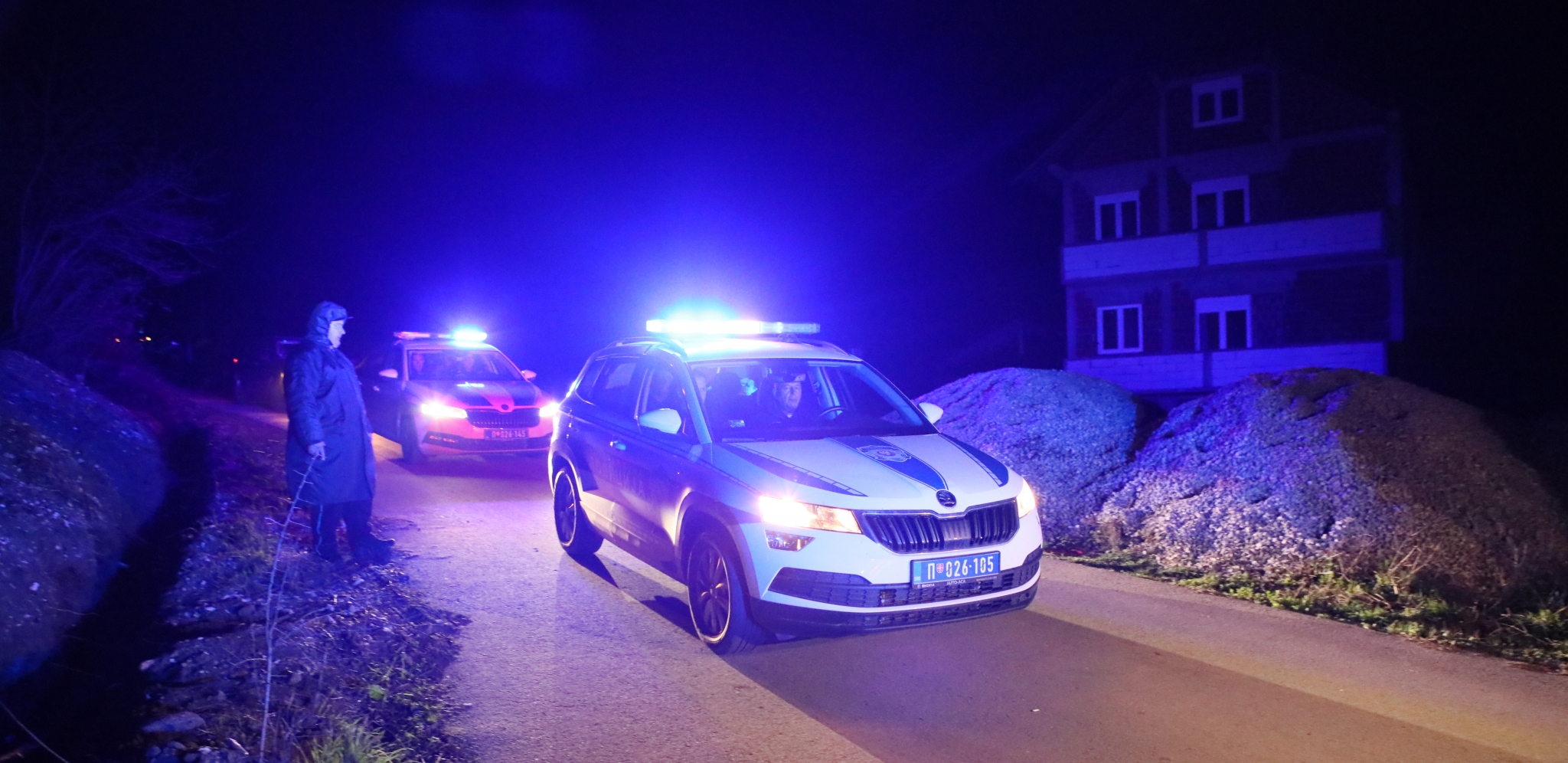 ĆERKA MRTVU MAJKU DVE GODINE DRŽALA UMOTANU U ĆEBE U KREVETU Policija otkrila jezivu scenu u Ćićevcu