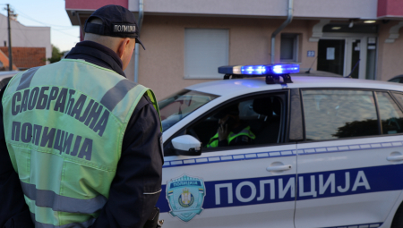 AUTOBUS UDARIO DETE Još tri osobe povređene u tri saobraćajke