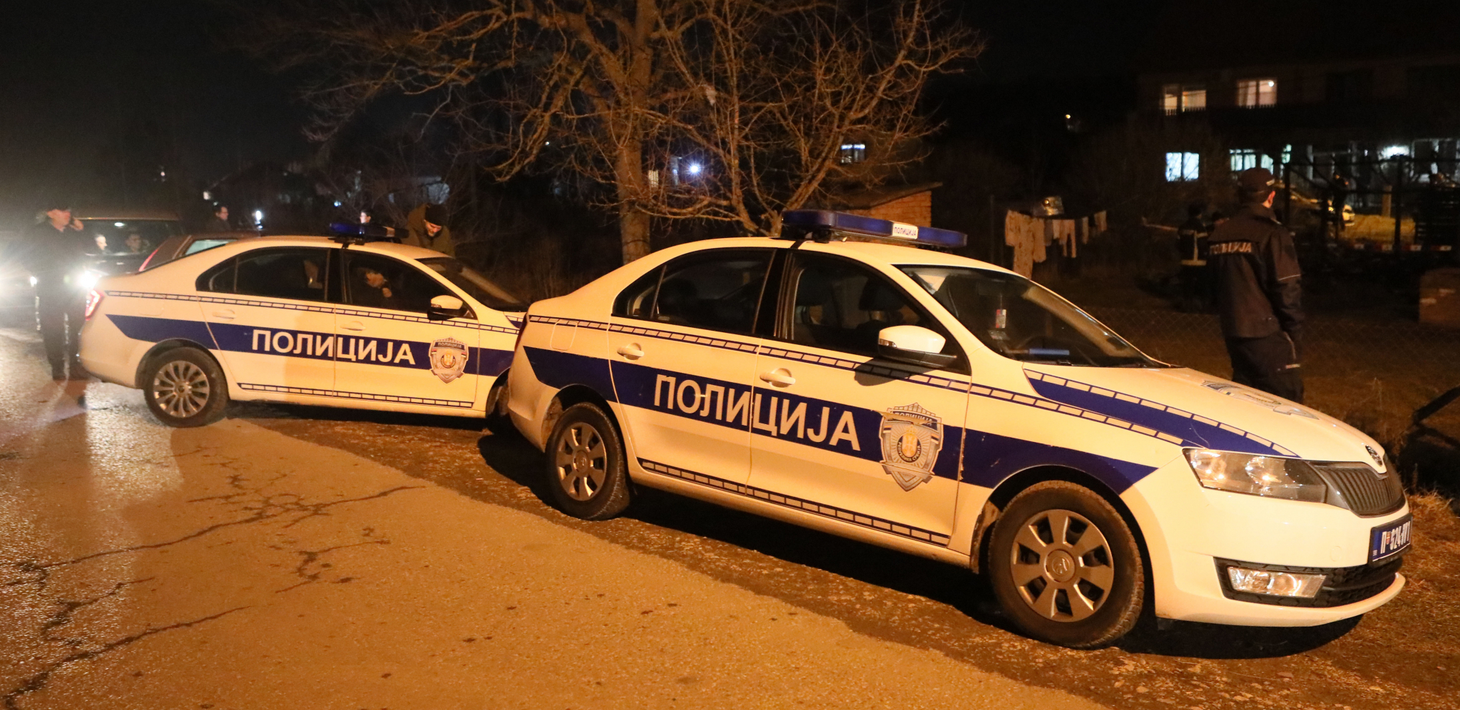 ISTRČALI IZ AUTA I PRETUKLI AMERIKANCA NA TERAZIJAMA Uhapšena dva maloletnika i stariji saučesnik
