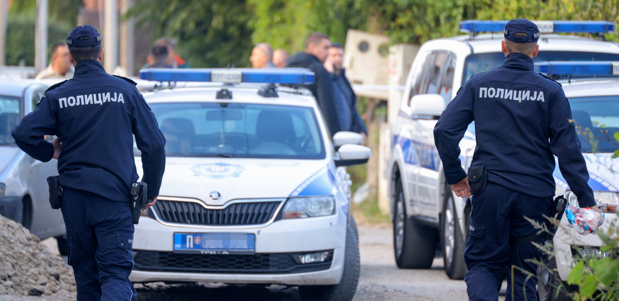 JEZIVO NASILJE U ZEMUNU: Golim rukama hteo da udavi brata