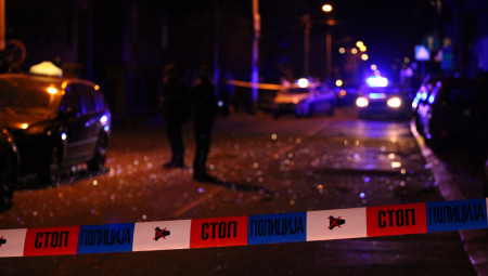 SAM OPLJAČKAO VIŠE OSOBA Nišlija uz pretnju nožem harao ispred prodavnice