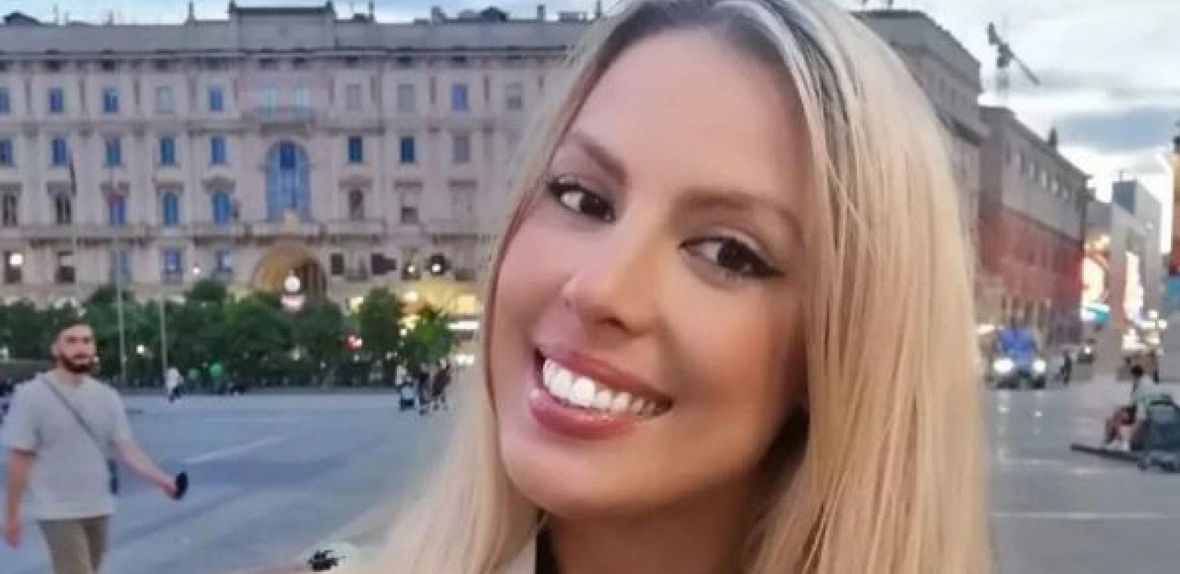 POJAVIO SE INTIMNI SNIMAK VODITELJKE SA DVA MUŠKARCA Haos trese javnost, fudbaler koji je snimao završio u zatvoru