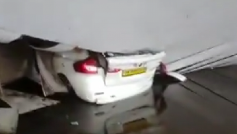 SRUŠIO SE DEO KROVA NA AERODROMU Ima mrtvih i povređenih (VIDEO)