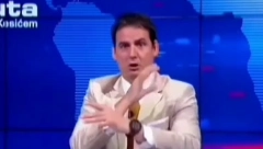 SKANDAL! Kesić ismeva "Oluju" i Jasenovac, sprda se sa srpskom šajkačom dok pokazuje albanskog dvoglavog orla i podržava Mirditu (VIDEO)