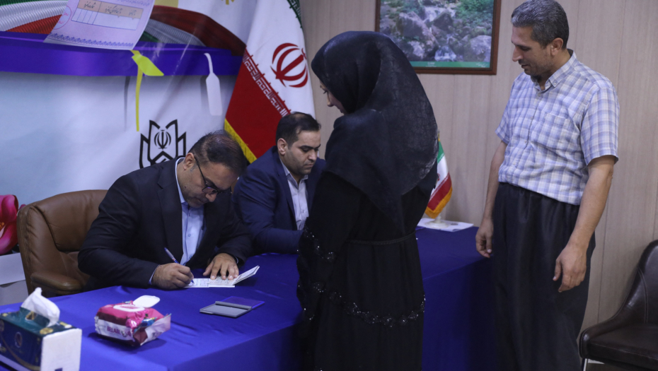 ZAKAZAN DRUGI KRUG IZBORA U IRANU Dvojica kandidata osvojila najviše glasova