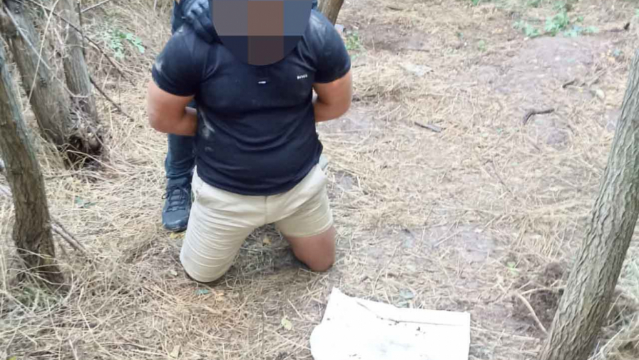 U VRNJAČKOJ BANJI ZAPLENJEN KOKAIN I HAŠIŠ Policija postavila zamku, regovali kada su dileri u šumi počeli da kopaju