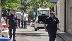 IZNENADA PRIŠAO PRIPADNIKU ŽANDARMERIJE KOJI JE BIO U KUĆICI I ZABIO STRELU U VRAT: Detalji užasa ispred ambasade Izraela u Beogradu