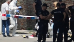 TELO I DALJE NA DEDINJU, U TOKU POTRAGA ZA RENOOM: Sumnja se da je napadača neko dovezao