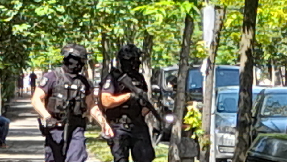 VEHABIJA POSTAVIO OVO PITANJE RANJENOM POLICAJCU: Nakon toga je izvukao samostrel i ranio žandarma!