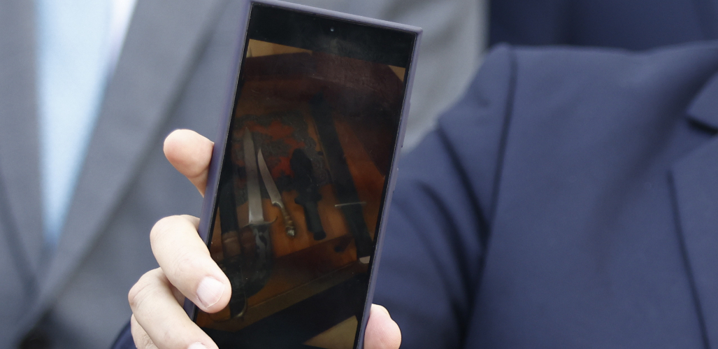 DOŠAO AUTOBUSOM IZ MLADENOVCA Obratili se Dačić i ambasador Izraela: Pre napada vehabija išao do Sinagoge