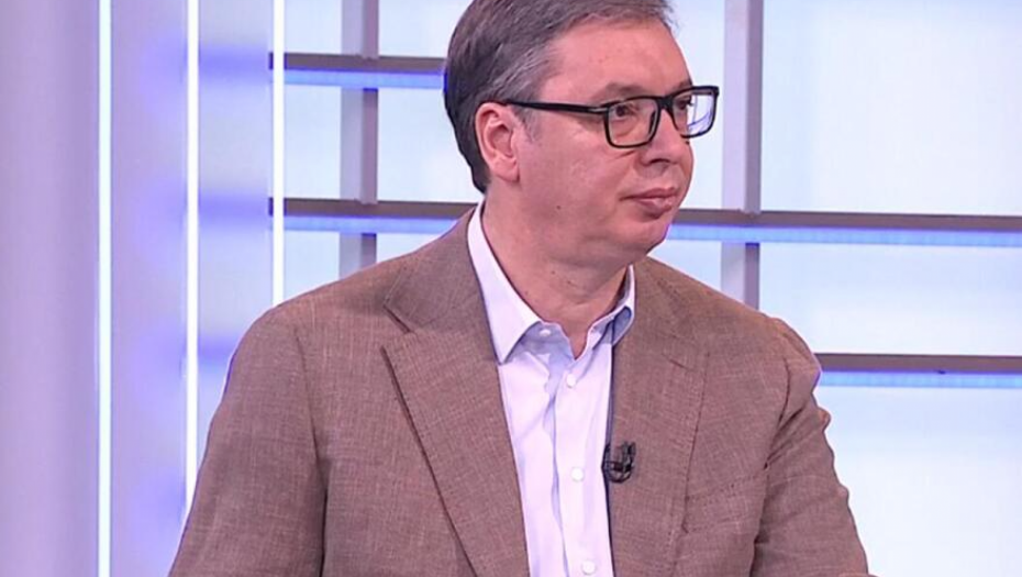 CELA SRBIJA GLEDALA SVOG PREDSEDNIKA Građani pomno pratili šta je Vučić govorio u emsiji na TV "Prva" (FOTO)