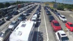 GUŽVAMA NA GRANICI NI PAKAO NIJE RAVAN! Kolone u nedogled, vozila mile na vrućinčini! (FOTO/VIDEO)